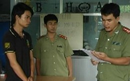 Bắt cha con giám đốc công ty dạy nghề làm giấy tờ giả