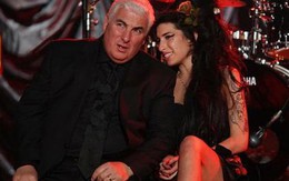 Cha của Amy Winehouse lập quỹ từ thiện mang tên con gái