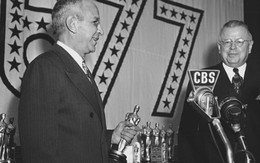 Gần 90.000 USD bức tượng vàng Oscar năm 1942