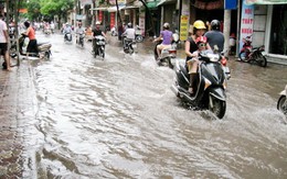 Video bạn đọc: Phố Hà Nội thành sông