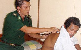 Cứu ngư dân Philippines trôi dạt trên biển