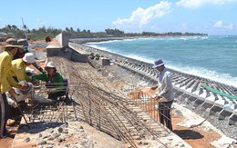 Xây kè ngăn biển xâm thực đảo Phú Quý