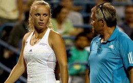 Wozniacki sa thải cha...