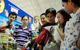Xếp hàng mua hàng khuyến mãi