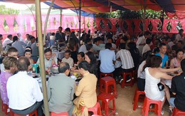 Ăn đám cưới với cả làng