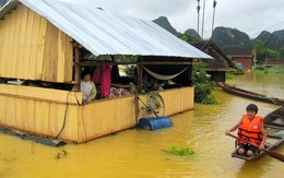 Từ chiếc nhà phao "sống chung với lụt"...