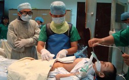 Khi đầu phát tiếng kêu "rào rào"...