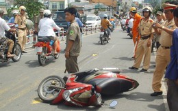 HS đi xe gắn máy - hiểm họa được báo trước