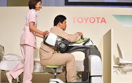 Robot giúp người già