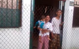 Rào bít cửa nhà hàng xóm