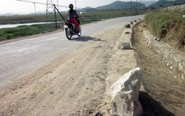 Cọc tiêu nguy hiểm trên quốc lộ