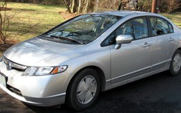 Honda Civic bị rò rỉ xăng