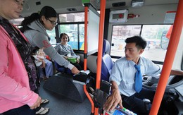 Liên tục đổ tiền trợ giá xe buýt