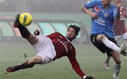 Pato ghi bàn đưa Milan vào tứ kết