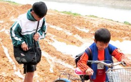 Vất vả đường đê