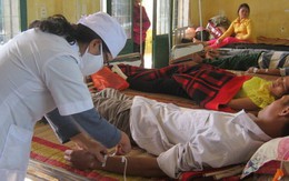 11 người nhập viện vì ngộ độc