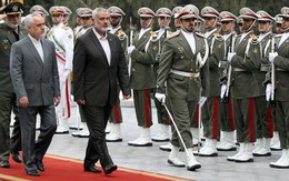 Iran đóng thành công 2 tàu ngầm mới