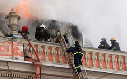 Cháy cung điện nổi tiếng ở Nga