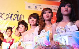 Khánh Vân đăng quang "Miss Đại học Nguyễn Tất Thành"