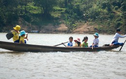 Chông chênh đò ngang đến trường