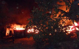 Bình Dương: Cháy xưởng ván ép