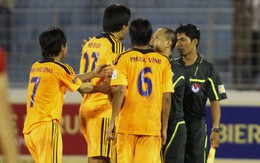 Có nên tạm ngưng V-League?