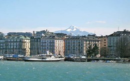 Geneva quyến rũ bằng nụ cười