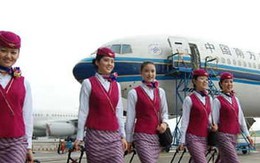 Hàng buôn lậu qua đường "xách tay"