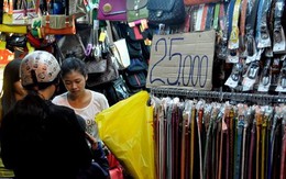 Hàng thời trang giá rẻ xuống vỉa hè Sài Gòn