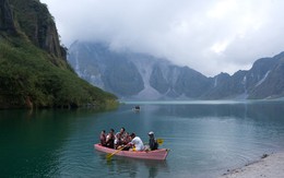 Trên hồ Pinatubo
