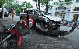 Hà Nội: ôtô tông liên hoàn, một người chết