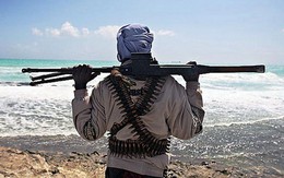 Tấn công cướp biển Somalia ngay trên... đất liền