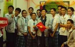 Phong "robot": đam mê nâng cánh giấc mơ đại học