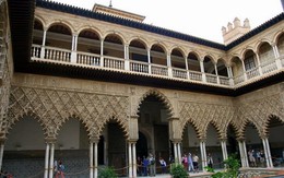 Hư ảo cung điện Alcazár ở Sevilla