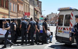 Tay súng Al Qeada thả con tin ở Toulouse