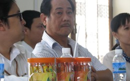 Xúc xích có giòi do vận chuyển!