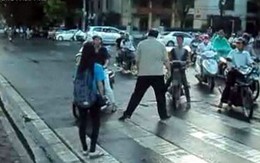 Ông Tây "xuống đường" chấn chỉnh giao thông