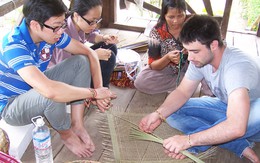 Từ Pháp sang Tây nguyên học đan gùi