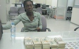 Bắt khách nước ngoài mang ngoại tệ trái phép