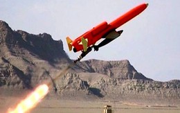 Iran trình làng máy bay không người lái, xe bọc thép
