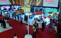 Xe ngoại lấn sân Việt
