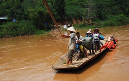 Chèo đò bằng... dây