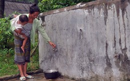 Cả thôn phải dùng nước bẩn