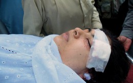 Bé Malala đã được đưa sang Anh điều trị