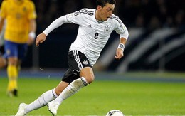 Ozil bị Nike quản thúc