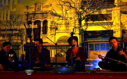 Hào hứng với hát "xẩm tàu điện"
