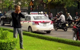 Nam thanh niên gây náo động trên phố