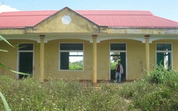 Xây trường rồi bỏ hoang