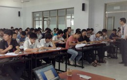 Trường công thu học phí tư