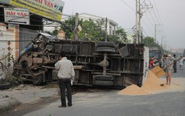 Tài xế buồn ngủ, xe tải "trôi" vào nhà dân